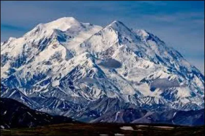 Haut de 6190 mètres, le Denali se trouve aux États-Unis. Dans quel État se situe-t-il ?