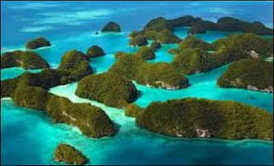 À quel pays d'Amérique du Sud est rattaché l'archipel des Galapagos ?