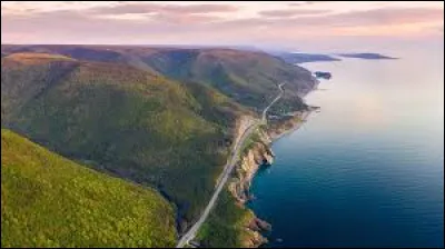 L'ÎLE DU CAP-BRETON - De quelle province fait partie cette île de plus de 10 000 km2 ?