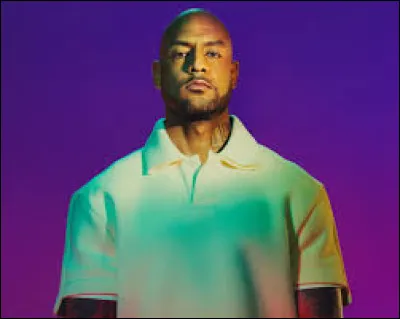 Qui est ce rappeur chauve célèbre ?