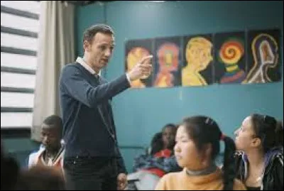 Dans le film "Entre les murs" de Laurent Cantet, quelle classe de collège suit-on durant une année scolaire ?