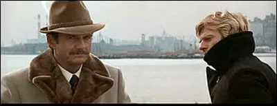 Le scénario de ce film d'espionnage réunit Robert Redford qui prend en otage Faye Dunaway. Quel est ce célèbre film ?