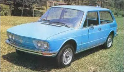 Cette ancienne voiture est une ...