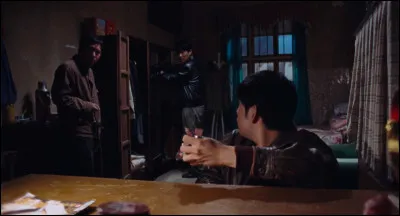 Lequel de ces films plonge un inspecteur de police dans les années 90 au moment de trois meurtres ?