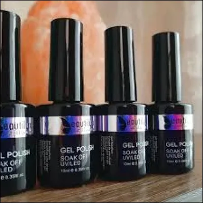 Dans le domaine des ongles en esth&eacute;tique, on peut faire :