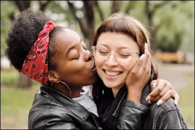 En quelle année est sorti le film "Valentine's Day", avec Julia Roberts et Bradley Cooper, où presque chaque personnage est le Valentin ou la Valentine d'un ou d'une autre ?