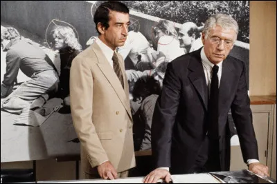 "I...comme Icare" est joué par Yves Montand.