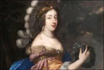 De quel roi la Grande Mademoiselle était-elle la cousine ?