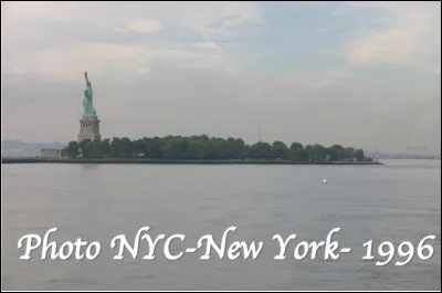 Quel est le nom du fleuve qui arrose l'&icirc;le de Liberty Island et sa c&eacute;l&egrave;bre statue ?