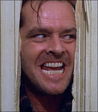 Dans quel film un personnage répète-t-il "Heres Johnny !" dune manière terrifiante ?