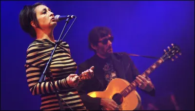 Complétez les paroles de cette chanson des Rita Mitsouko, ayant pour titre "Le Petit train" : "Petit train / Où t'en vas-tu / Train ... / Mais que fais-tu / Le referas-tu encore".