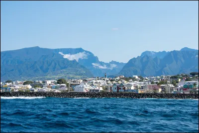 Quel département d'outre-mer est le plus peuplé ? (Ou quelle région ?)