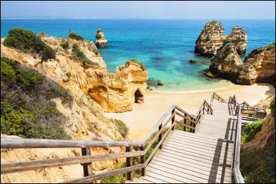 L'Algarve est une région du nord du Portugal :