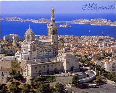 Quelle est la dur&eacute;e de la gestation d'une future maman tapir ?