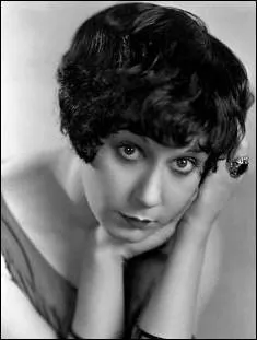 Actrice qubcoise, elle jouait souvent dans des rles de filles franaises lgres du  Gay Paris  :