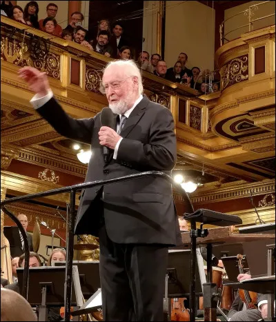 Quand cette musique commence, une ambiance mélancolique s'installe. Elle accompagne un film de Steven Spielberg. Elle est composée par John Williams. Le thème de cette uvre est principalement joué par un violon.