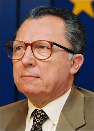 20 juillet : 
C'est le jour de naissance de l'homme politique, Jacques Delors. Sous quel Premier ministre de François Mitterrand fut-il ministre de l'Économie et des Finances de 1981 à 1984 ?