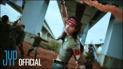 Qui a fait le solo "So Good" ?