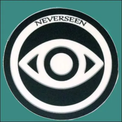 Il fait partie des Invisibles :