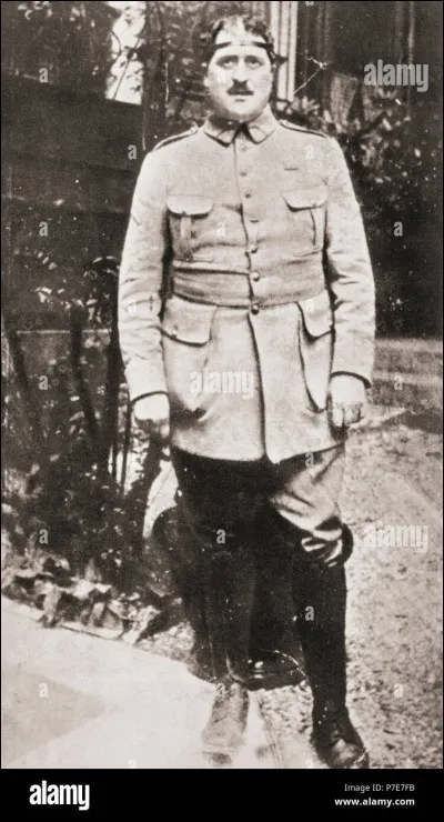 Quel poète et quel peintre furent soupçonnés un moment d'avoir volé le tableau ?