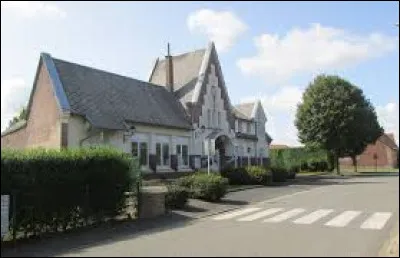 Pour finir, je vous emmène à Vendelles. Village de l'arrondissement de Saint-Quentin, il se situe dans le département ...