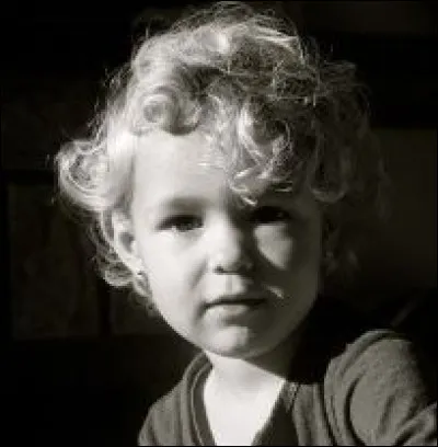 Sauriez-vous reconnaître cette actrice quand elle était encore toute petite ?