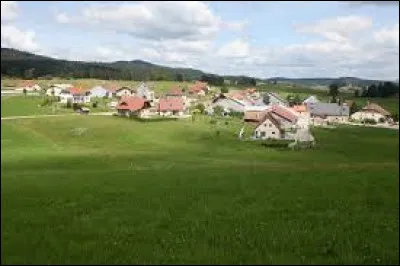 Petit village de 56 habitants, dans l'arrondissement de Pontarlier, Le Crouzet se situe dans le département ...
