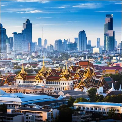 De quel type de bâtiment Bangkok possède-t-il le plus élevé du monde avec une hauteur de 132 mètres ?