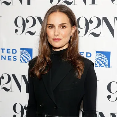 Cette actrice apparait dans "Star Wars", mais dans la peau de quel personnage ?