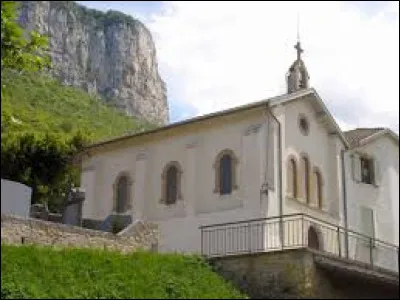 Village Isérois, Châtelus se situe en région ...