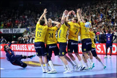 Qui a fait ce magnifique tir lors de la compétition européenne masculine de 2024 ? (regarde la photo) Je conseille de regarder ce fabuleux tir !