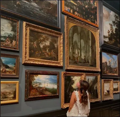 Quel est l'impact potentiel du tourisme de masse sur les sites culturels et les traditions locales ?