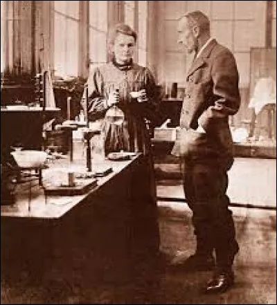 Polonium : Durant quel siècle les époux Curie ont-ils découvert cet élément chimique radioactif ?