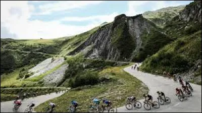 Critérium : Durant quel mois a lieu chaque année celui du Dauphiné ?