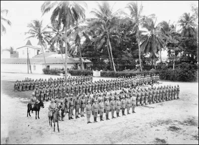 Quel était l'effectif de l'armée allemande aux îles Samoa allemandes ?