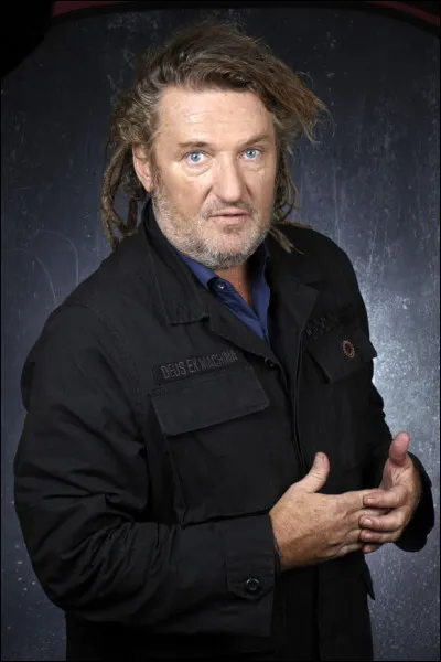 Quel est le genre de l'émission télévisée "Dans les yeux d'Olivier", diffusée sur France 2 ?