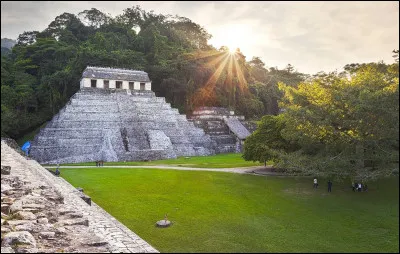 Où sétaient établis les Aztèques ?