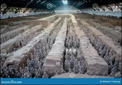 Vrai ou faux : Le tombeau de Qin Shi Huang (Chine) peut rester indéfiniment non découvert.