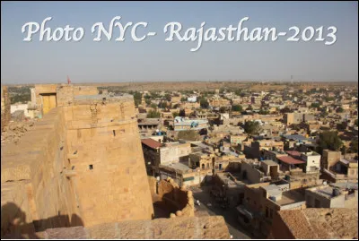 Quelle est cette ville d'Inde au Rajasthan en J, célèbre pour ses fortifications habitées ?