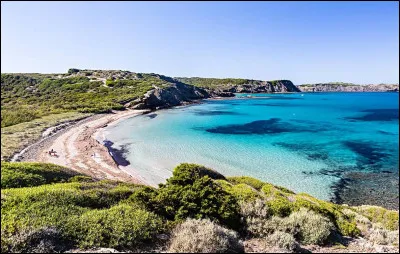 À quel pays appartiennent les îles Canaries ?