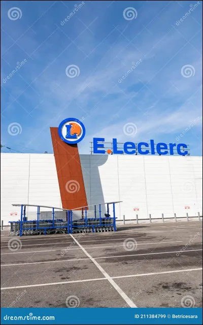 Est-ce que le général Leclerc a inventé les supermarchés Leclerc ?
