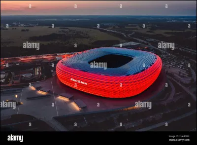 Quel est le nom du stade du Bayern de Munich ?