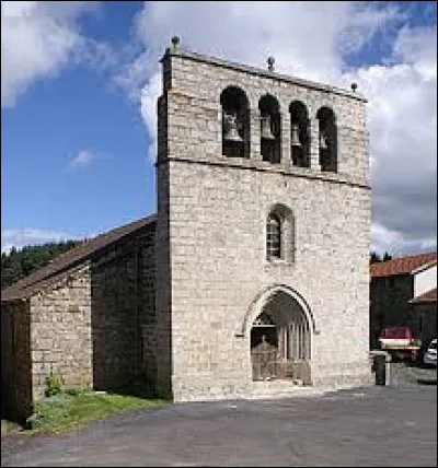 Voici l'église Notre-Dame-de-l'Assomption, à Lachapelle-Graillouse. Village d'Auvergne-Rhône-Alpes, dans l'arrondissement de Largentière, il se situe dans le département ...