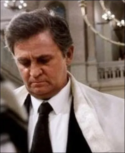 Quel personnage incarnait Roger Hanin dans "Le Grand Pardon" ?