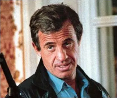Quel rôle incarnait Jean-Paul Belmondo dans "Le Professionnel" ?