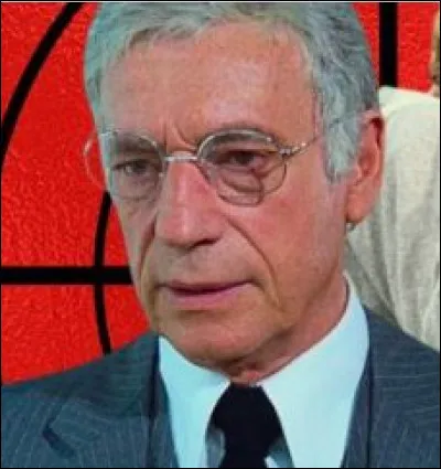 Dans le film "I comme Icare", comment s'appelait Yves Montand ?