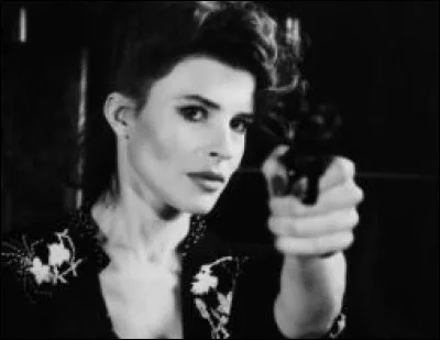 Qui était Fanny Ardant dans "Vivement dimanche !" ?