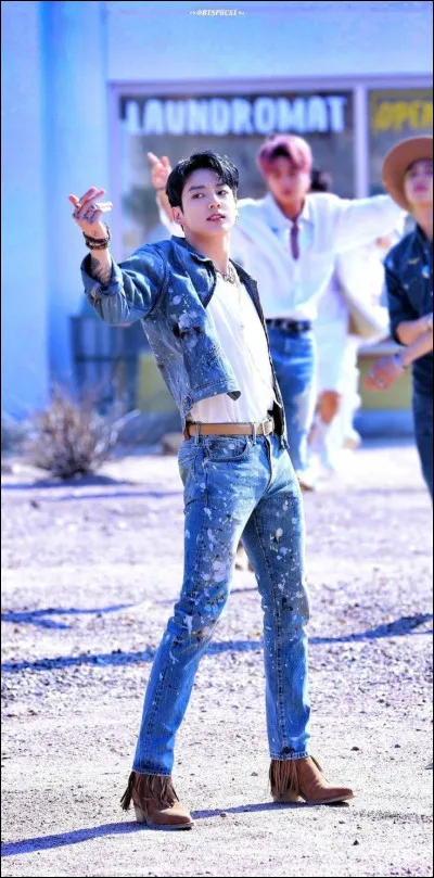 Bien, maintenant, aimes-tu particulièrement danser, chanter ?