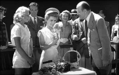 Dès 1951, une réalisatrice américaine tournait Jeu, set et match (Hard, Fast and Beautiful). Quel est le nom de cette réalisatrice hors du commun ?