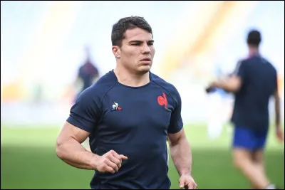 Pour Nana Mouskouri, "Fleur d'épine fleur de rose / C'est un nom qui coûte cher.
Combien coute-t-il ?